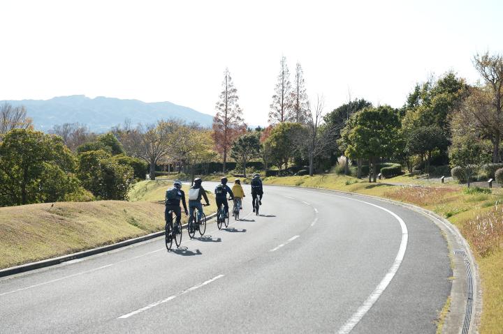 Cycle tourism to rediscover local resources [Awaji Landscape Horticulture School launches]