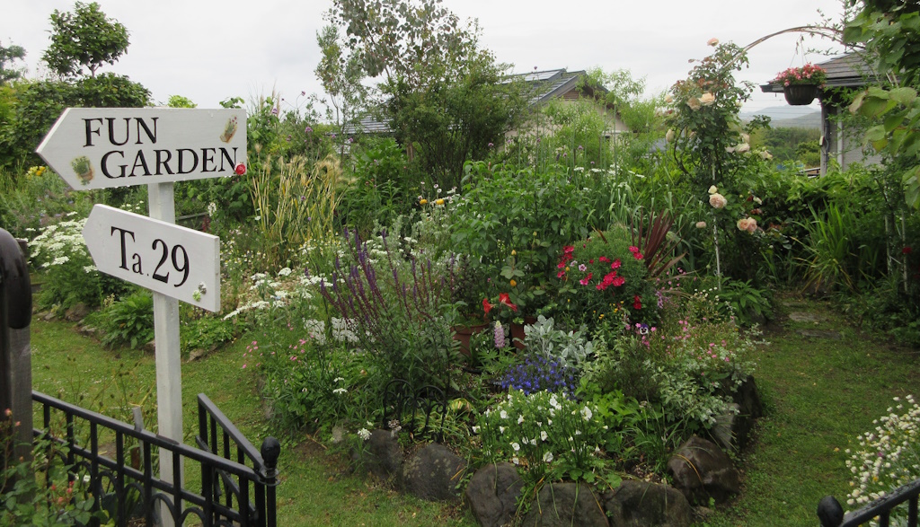 Forum on city planning through open gardens and flowers