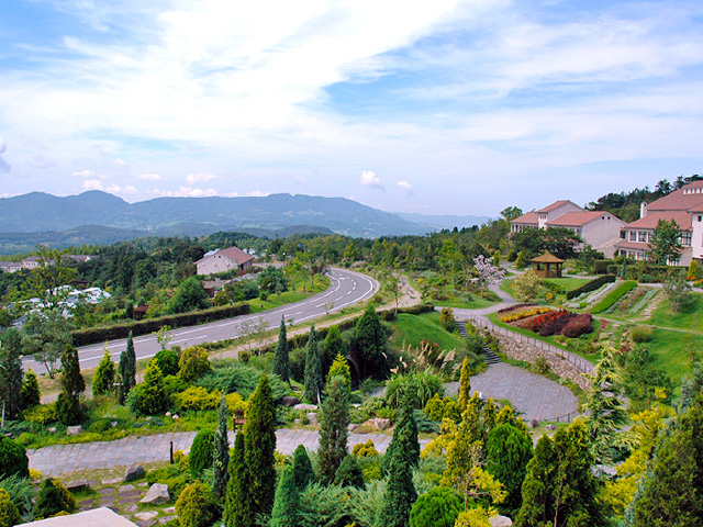 Hyogo Prefectural Awaji Landscape Horticulture School "Alpha Garden"